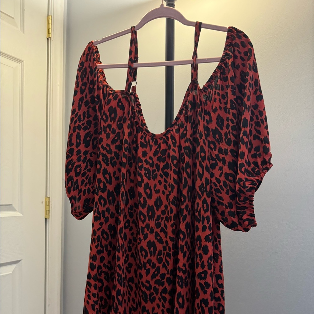 Plus-size Top Torrid Red and Black leopard print 4X NWT